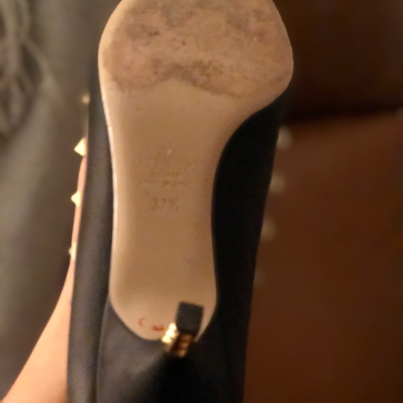Black Valentino Heels - Picture 5 of 5